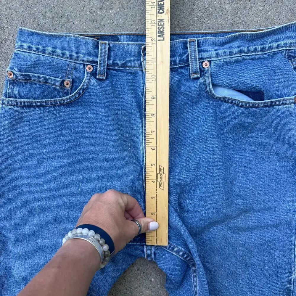 Vintage 90s Levi’s 550 Relaxed Fit Jean Shorts Jorts Size 34 Made in USA